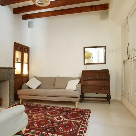 Casa Guiraud, Cosy And Welcoming Townhouse Tatil Evi Pollença
